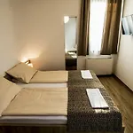 Logavina 8 Garage Parking 3*