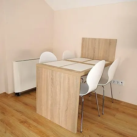 فندق Logavina 8 Garage Parking 3*