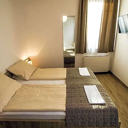 Logavina 8 Garage Parking فندق 3*