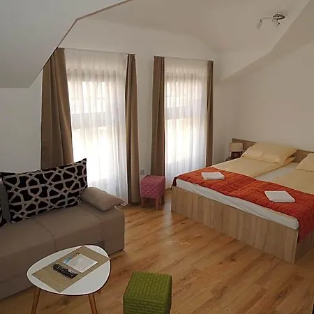 فندق Logavina 8 Garage Parking 3*
