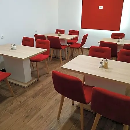 Logavina 8 Garage Parking سراييفو