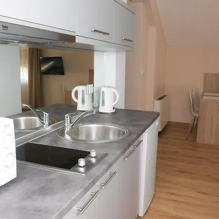 Hotel Logavina 8 Garage Parking 3*